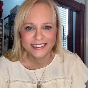 Meet your Posher, Carolyn